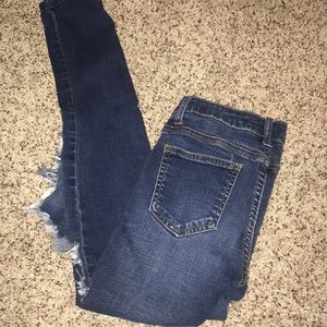 women’s ripped skinny jeans